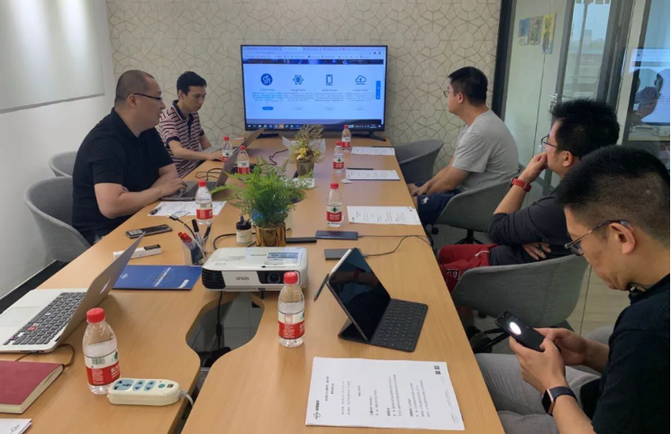 匯量科技(01860.HK)創(chuàng)始人段威蒞臨悅享數(shù)字(圖2) 匯量科技(01860.HK)創(chuàng)始人段威蒞臨悅享數(shù)字(圖2)