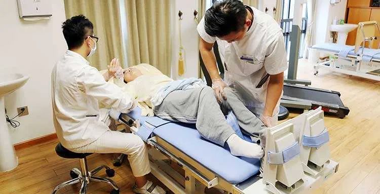 都叫“養老院”，差異卻很大，人過六十不知道會吃虧(圖1)